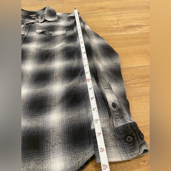George Flannel - Picture 4 of 6